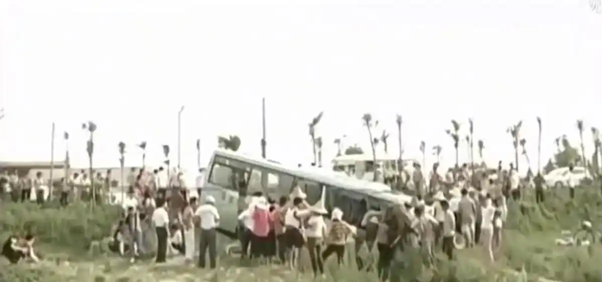 举重比赛选手当场死亡_车祸发生举重冠军救人_举重运动员事故