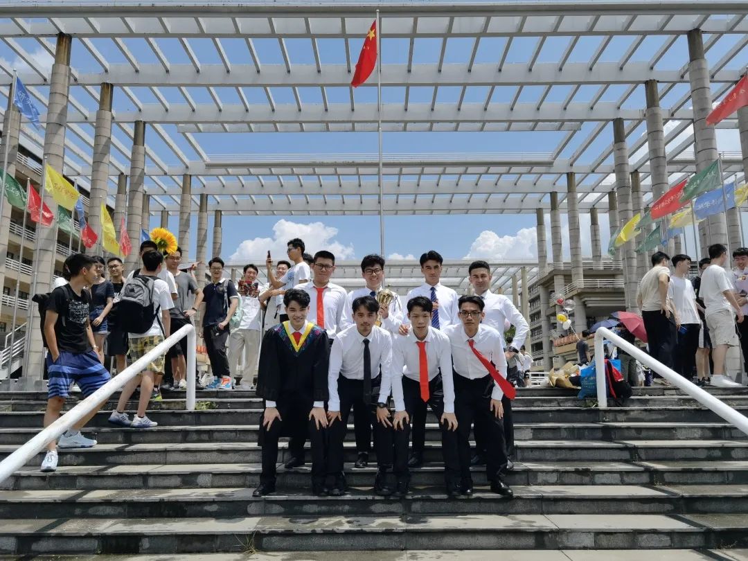 足球界十大帅哥_历史上足球帅哥_世界足坛帅哥