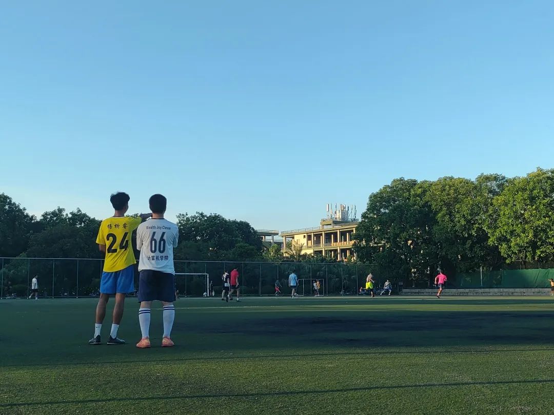 足球界十大帅哥_历史上足球帅哥_世界足坛帅哥