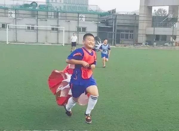 中学生花样篮球视频教程_中学生花式篮球比赛规则_中学生篮球花式规则比赛教案