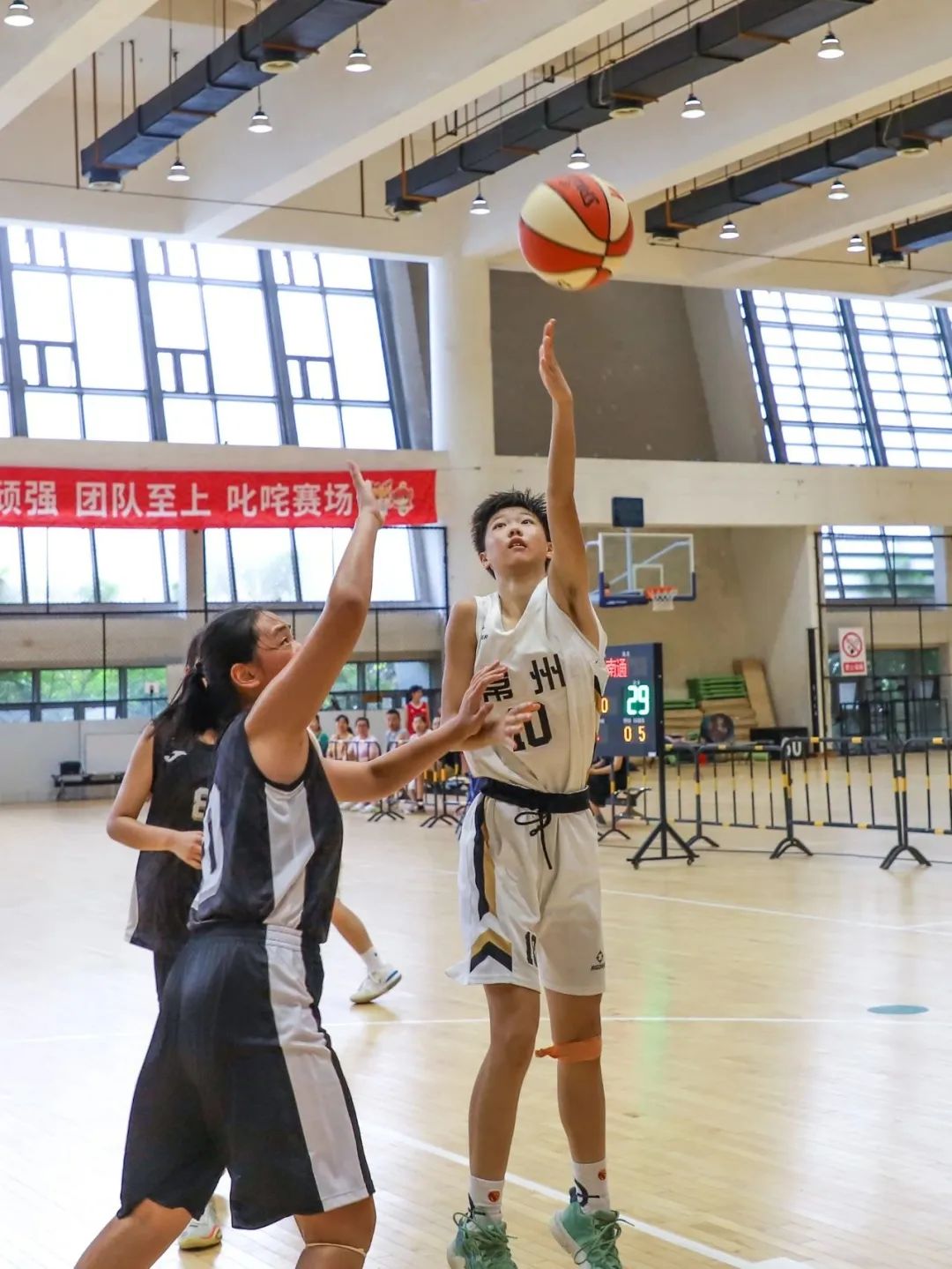 连云港高级中学篮球队_连云港小学比赛篮球冠军_连云港少儿篮球