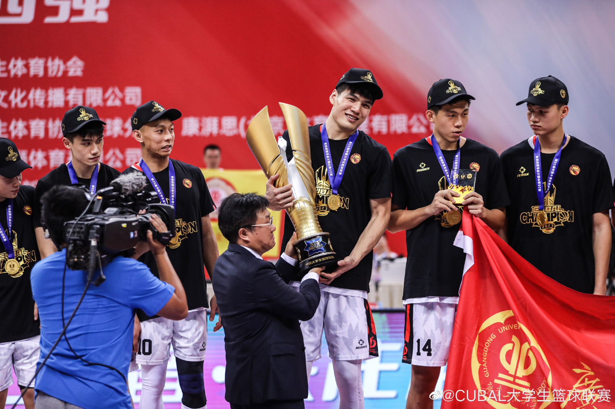 篮球绝杀冠军中国是谁_中国篮球队绝杀_中国篮球三大绝杀冠军是谁